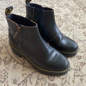 Doc Martens Rometty II Vintage Leather Chelsea Boots in Black